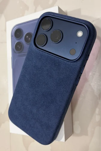 Full-Wrap Italian Alcantara Case for iPhone 16-13 Series | Compatible with MagSafe photo review